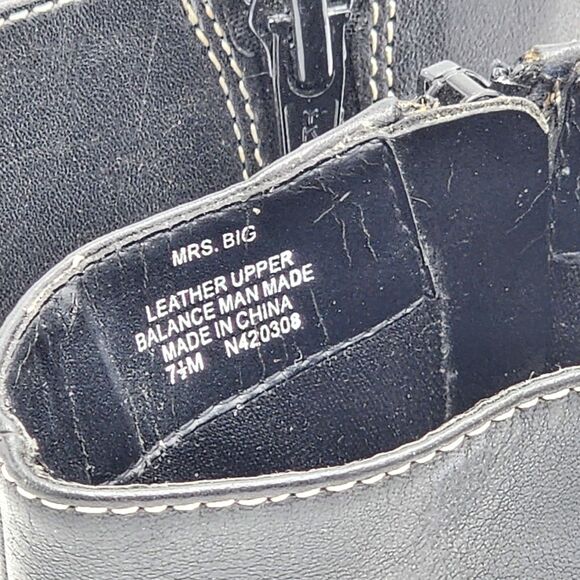 Kenneth Cole Reaction Y2K Mrs. Big Leather Wedge Heel Ankle Booties Size 7.5 - Picture 8 of 10